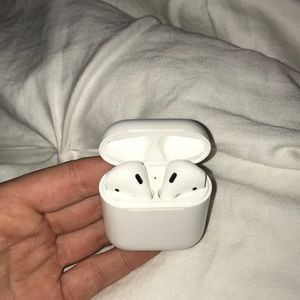 Apple AirPods